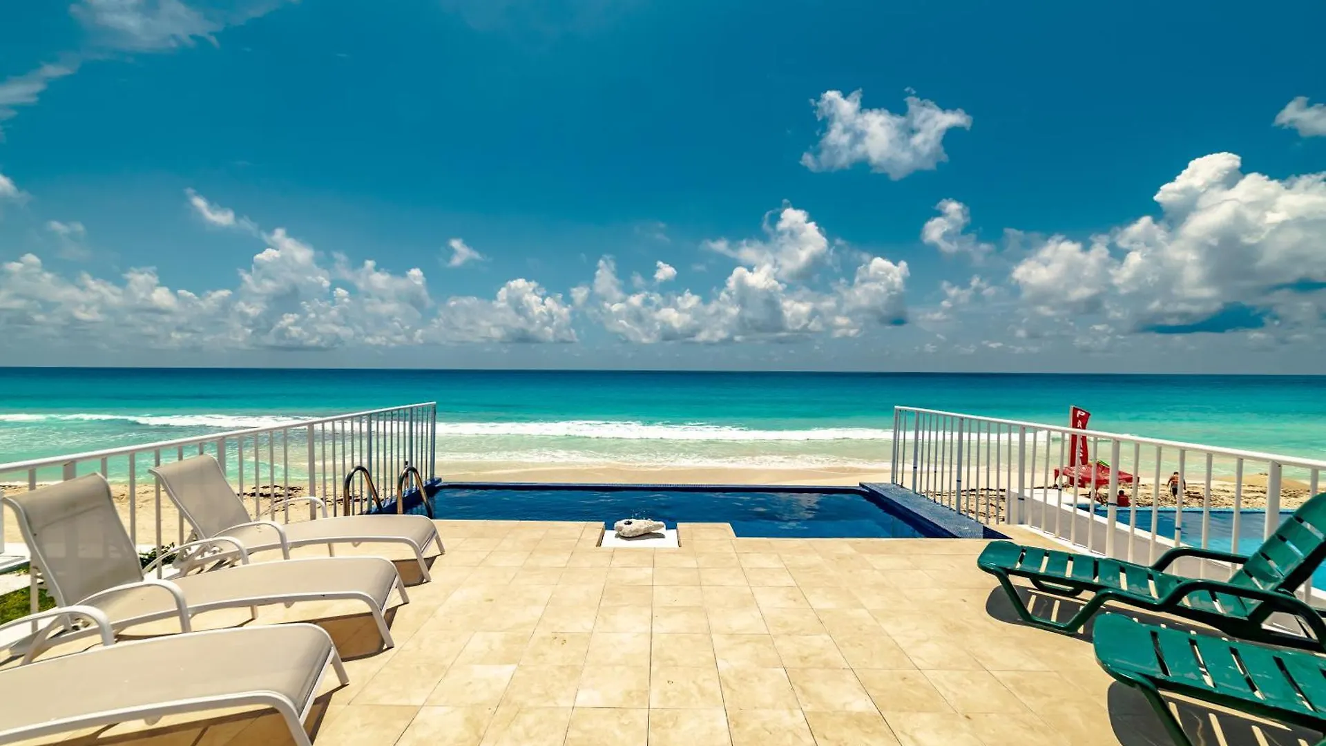 Brisas Beach Shore Villa - Heated Private Pool カンクン