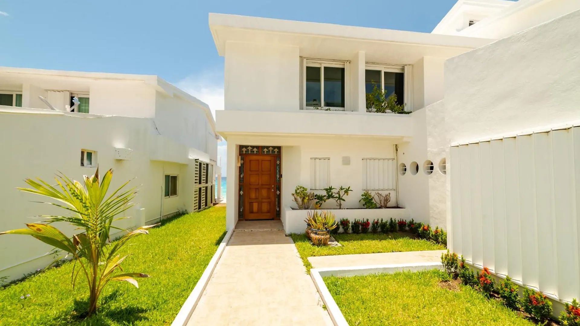Brisas Beach Shore Villa - Heated Private Pool Cancún