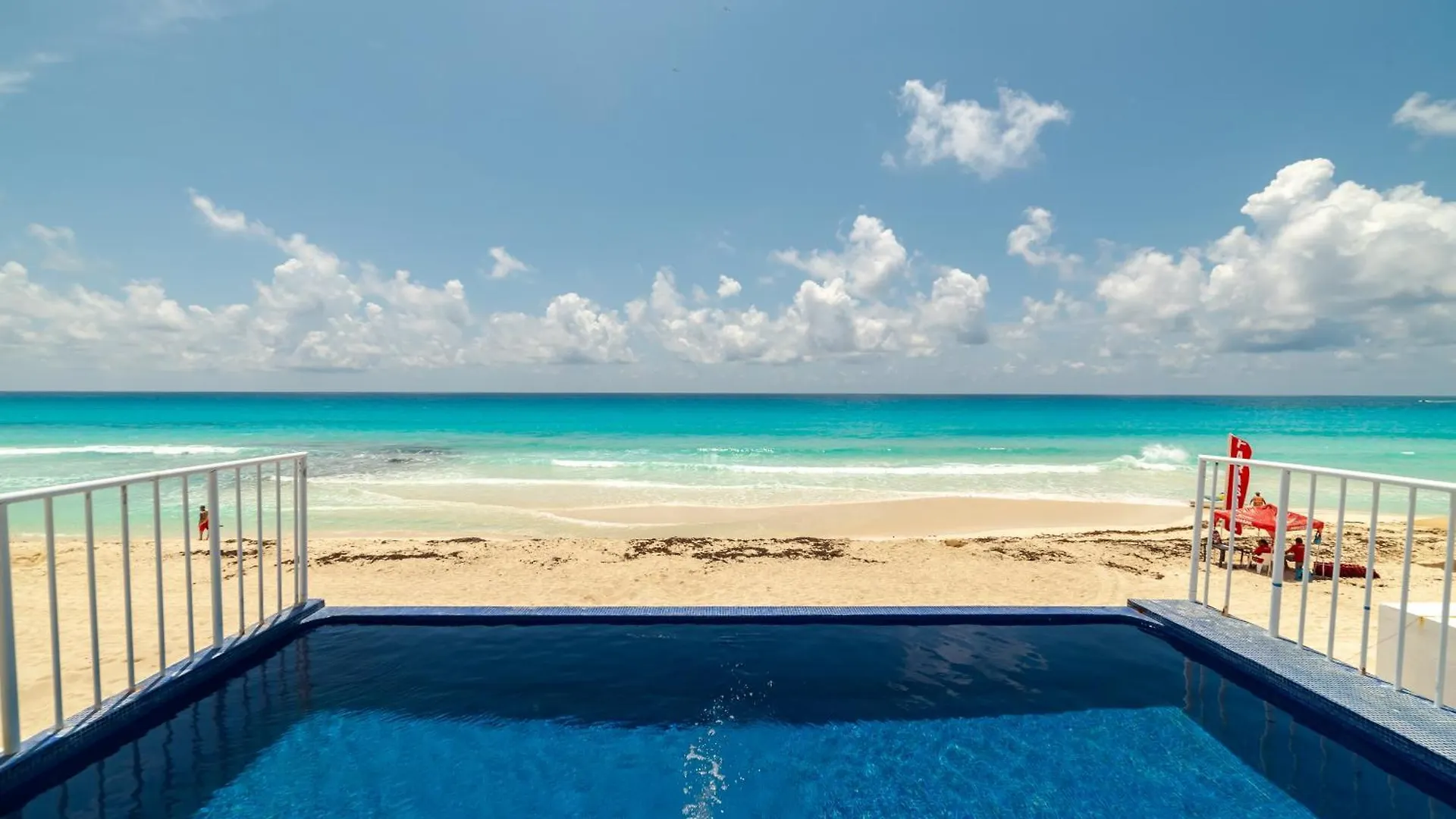 Brisas Beach Shore Villa - Heated Private Pool Канкун