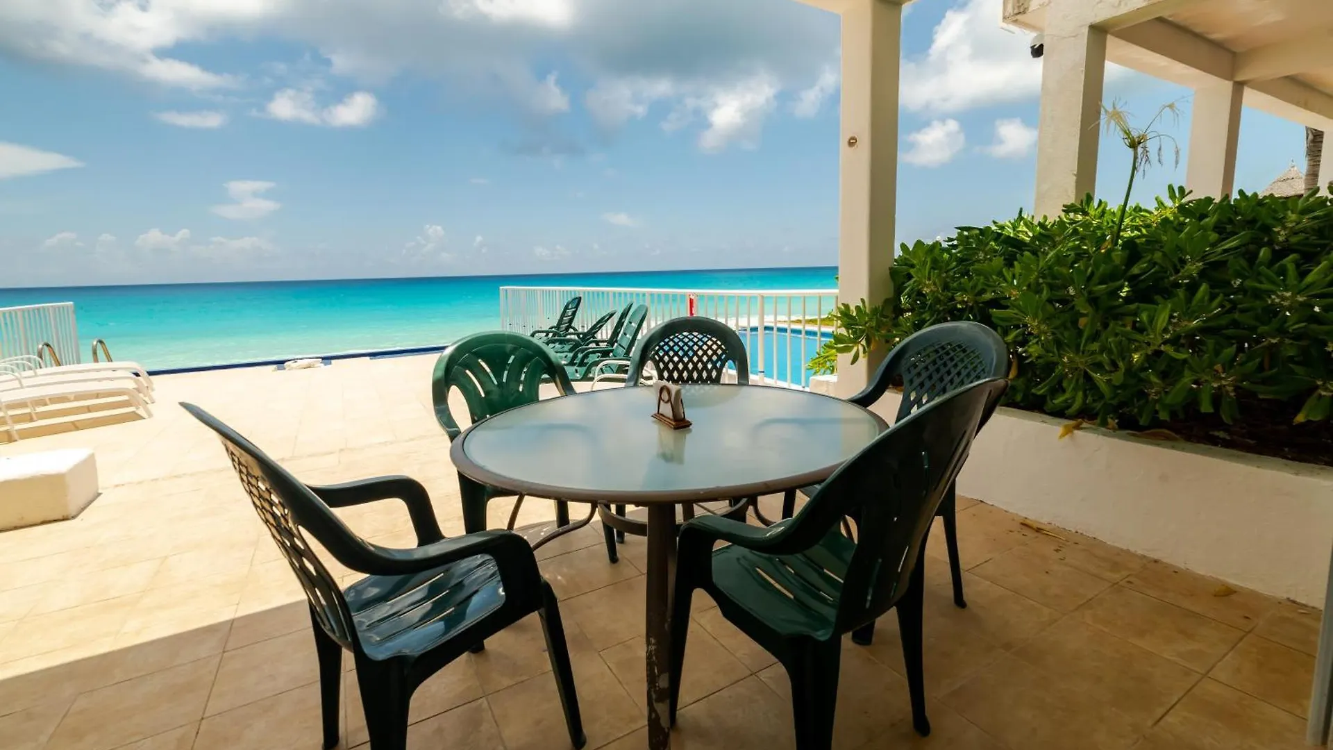 Brisas Beach Shore Villa - Heated Private Pool Канкун 0*,  Мексика