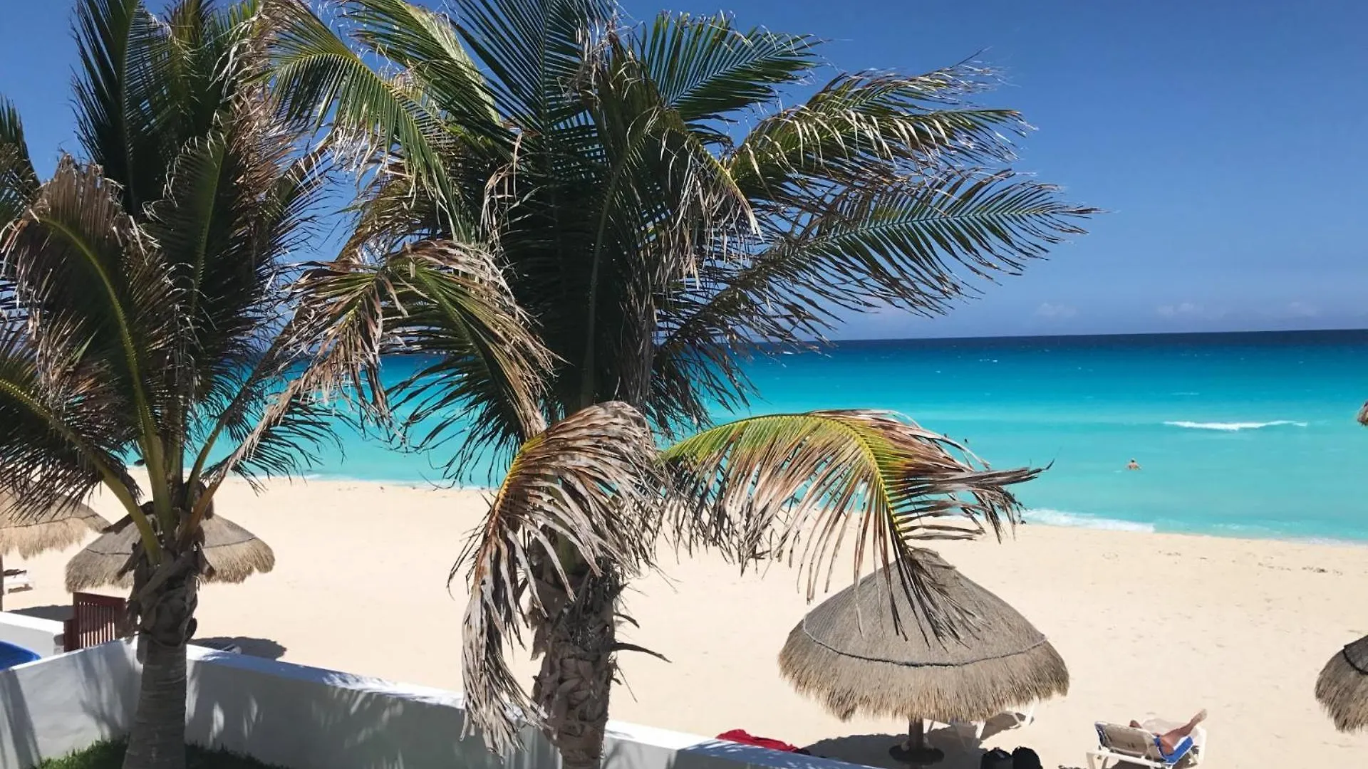 Brisas Beach Shore Villa - Heated Private Pool Cancún