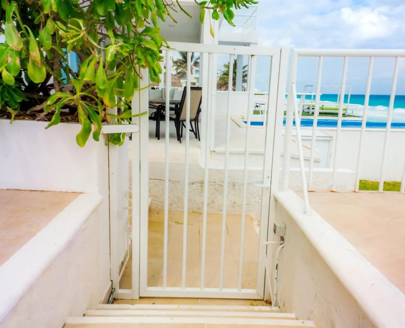 Апартаменты Brisas Beach Shore Villa - Heated Private Pool Канкун